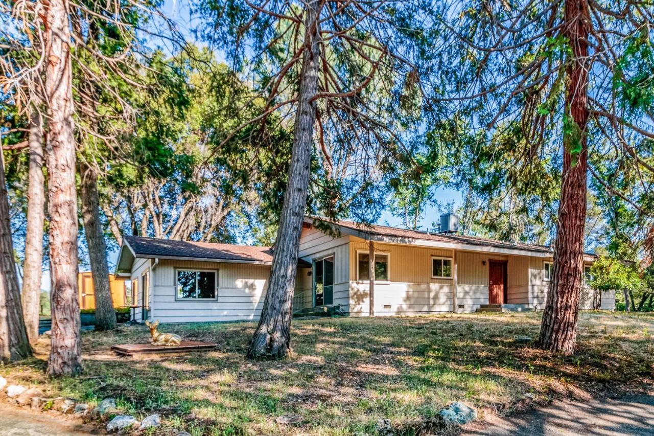 Pine Ridge Peak Villa Oakhurst Exterior photo